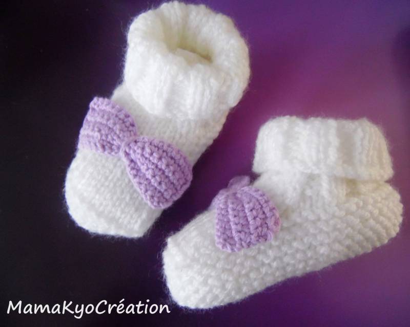 Gemischter Babyschuh "Knoten" Gehäkelte Und Gestrickte Hand, Stricken, Strickbaby, #tricotbébé, Layettefaithand, Babykleidung von mamakyocreation