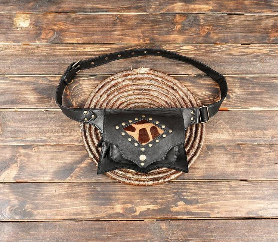 Handgefertigter Taillengürtel Aus Leder Mit Tiermotiv Festival Utensilotasche von mamaleatherbag