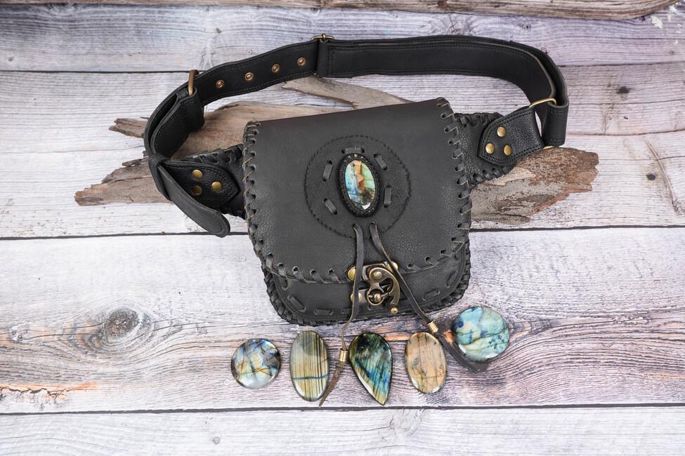 Leather Waist Belt With Antique Brass Material & Swing Clasp For Unisex von mamaleatherbag