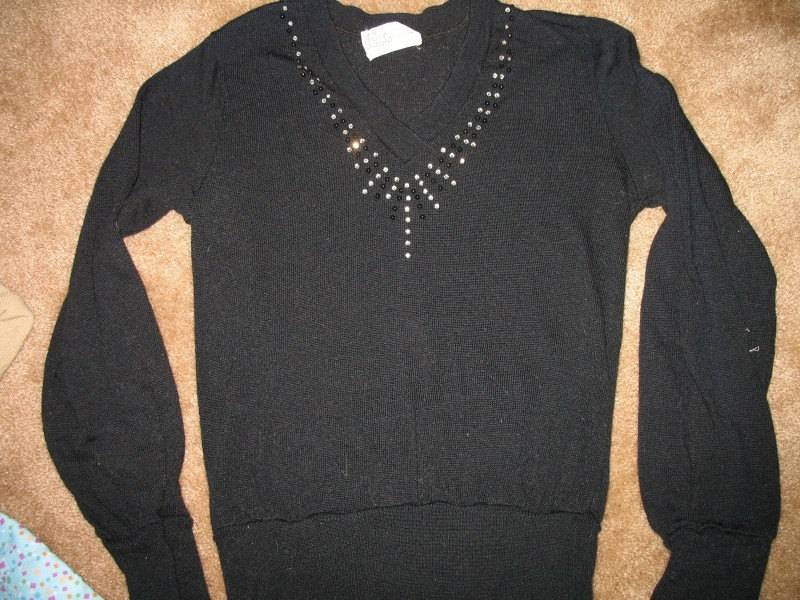 Vintage 1970S Schwarzer Pullover Mit Strass Und Schwarzen Steinen Vintage 1970S Schwarzer Pullover Mit Strass Und Schwarzen Steinen von mamaz57
