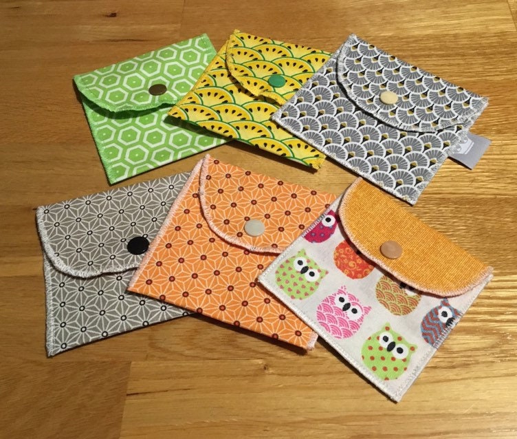 Münzbörse, Kartenetui, Seifen - Und Shampoo-Etui Aus Beschichteter Baumwolle von mamsofyecolo