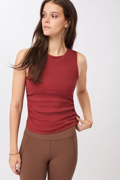 Mandala Side Ruffled Rib Top von mandala