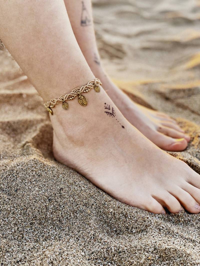 Makramee Fußkettchen «Sōbatī» Unisex Boho Schmuck Messing Geschenk Beste Freundin Festival Accessoires Strand von mangosonmymind