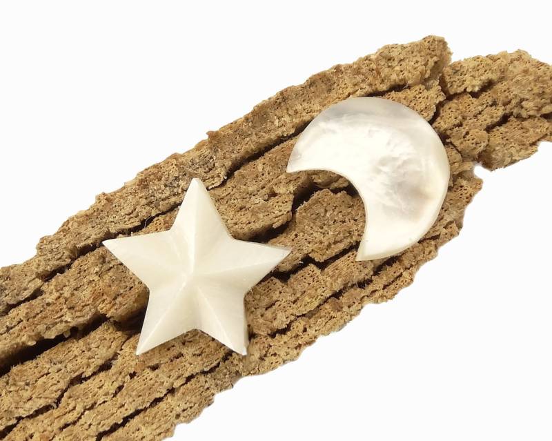 Perlmutt Ohrstecker Mond Und Stern - Mother Of Pearl Stud Earrings Moon & Star von manihikishop