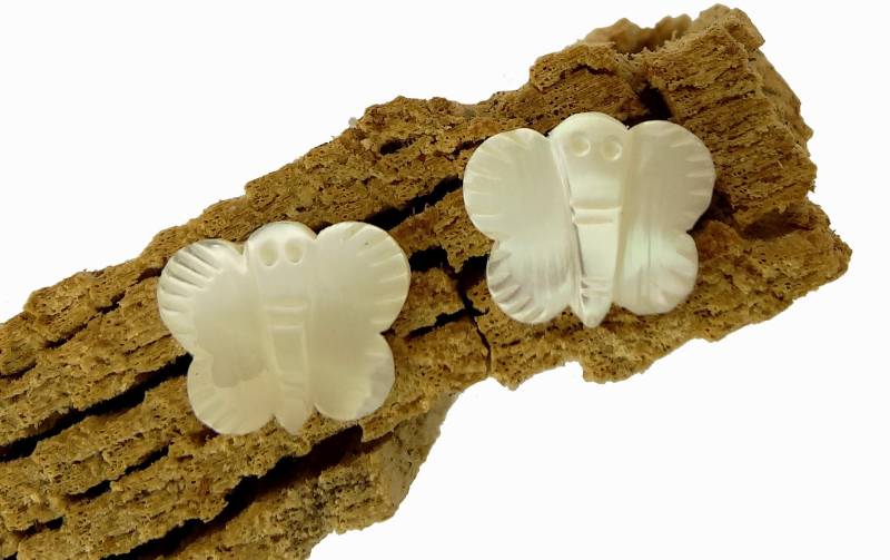 Perlmutt Ohrstecker Schmetterlinge - Mother Of Pearl Stud Earrings Butterflies von manihikishop