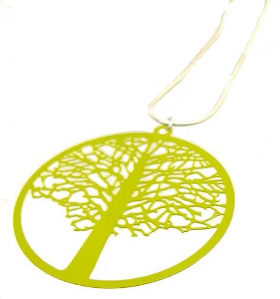 Emaillierte Filigrane Baum Anhänger in Lime Green Emaillierte Filigrane Baum Anhänger in Lime Green von mannmadedesigns
