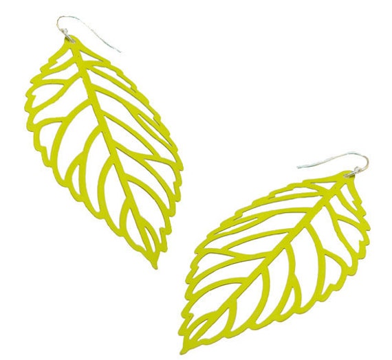 Emaillierte Filigrane Blatt Ohrringe in Lime Green Emaillierte Filigrane Blatt Ohrringe in Lime Green von mannmadedesigns