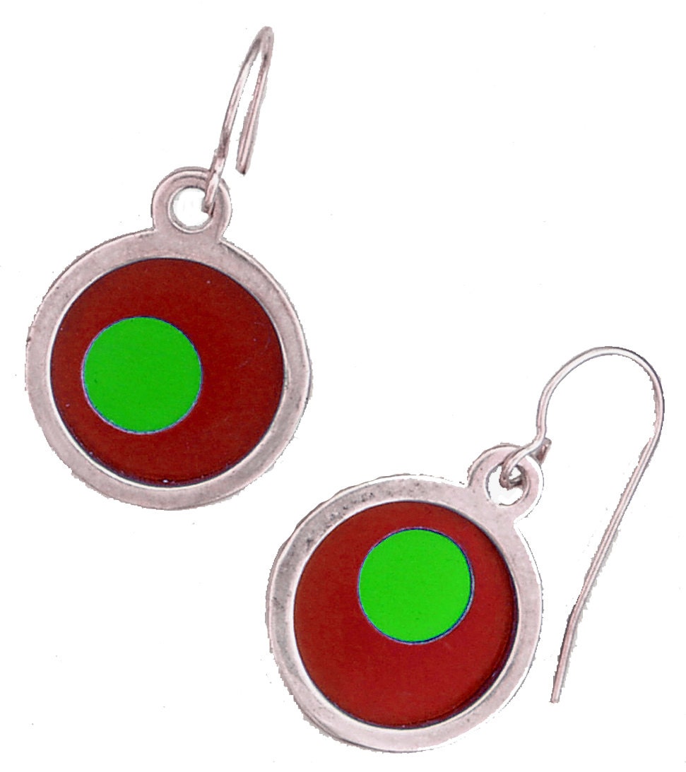Zwei Ton Silber Runde Kleine Ohrringe in Rot Und Kalk von mannmadedesigns