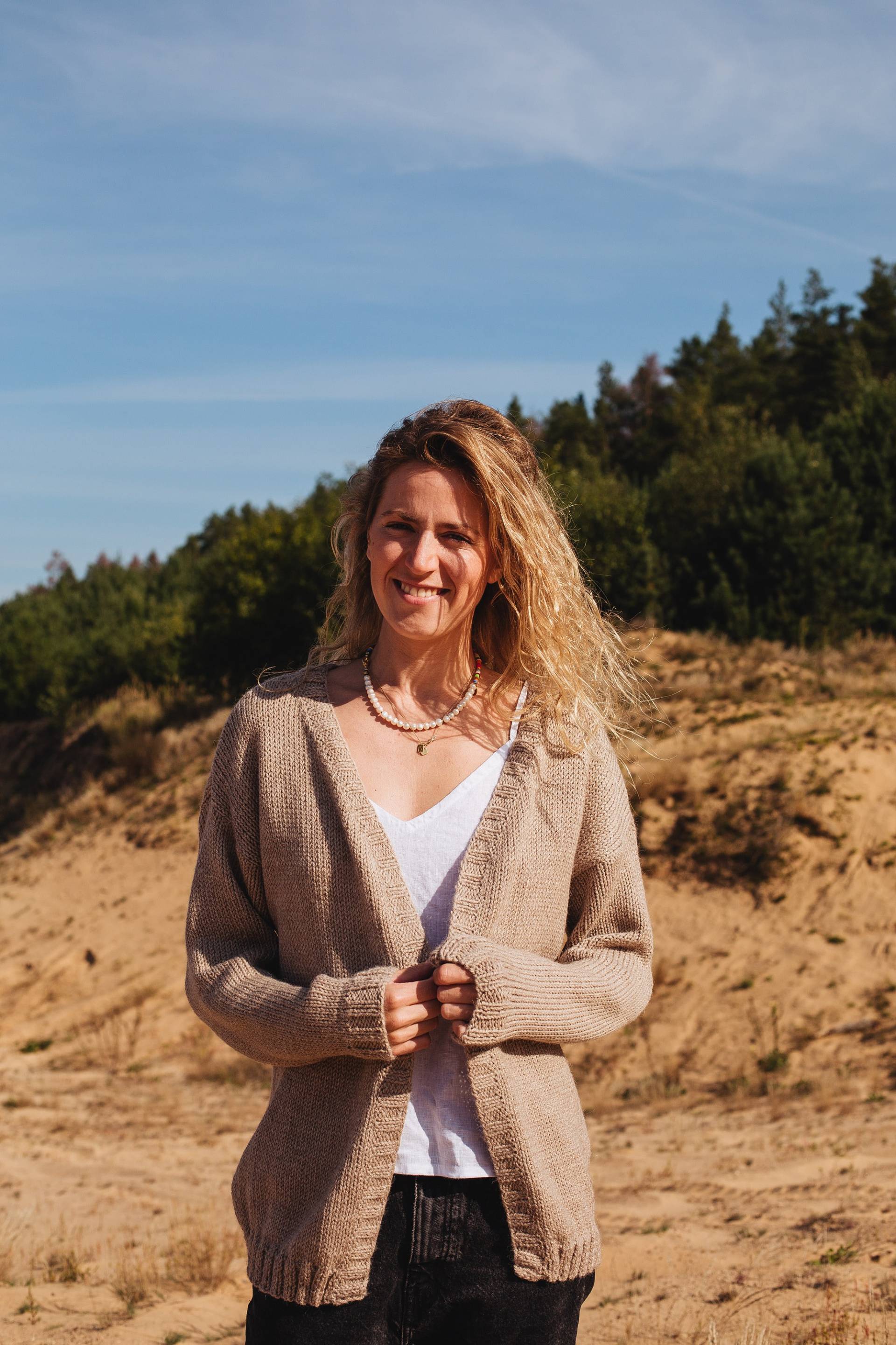 Alaska Strickjacke, Übergroße Chunky Wolle Lose Passform Pullover, Beige Schaf Offene Front Pullover von mantaikotai