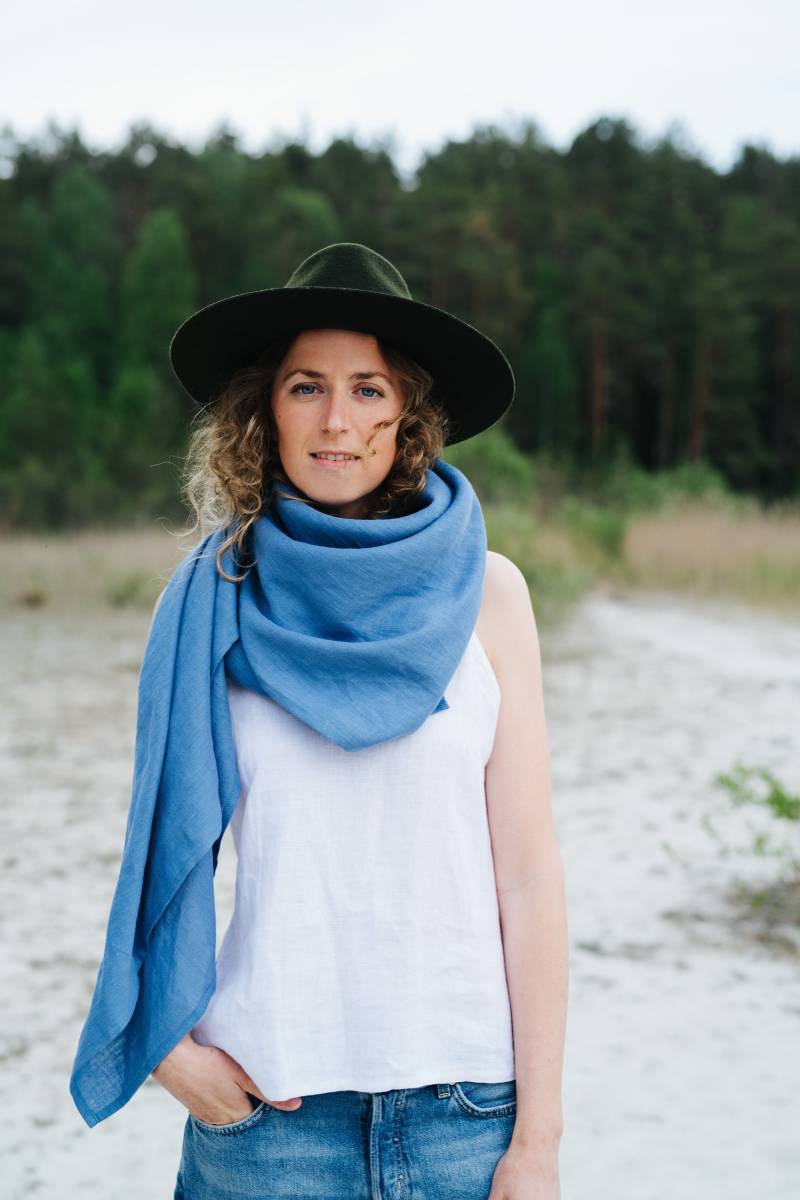 Amsterdam Schal - Leinenschal Damen Blauer Unisex Schal Für Männer Winter Versandfertig von mantaikotai