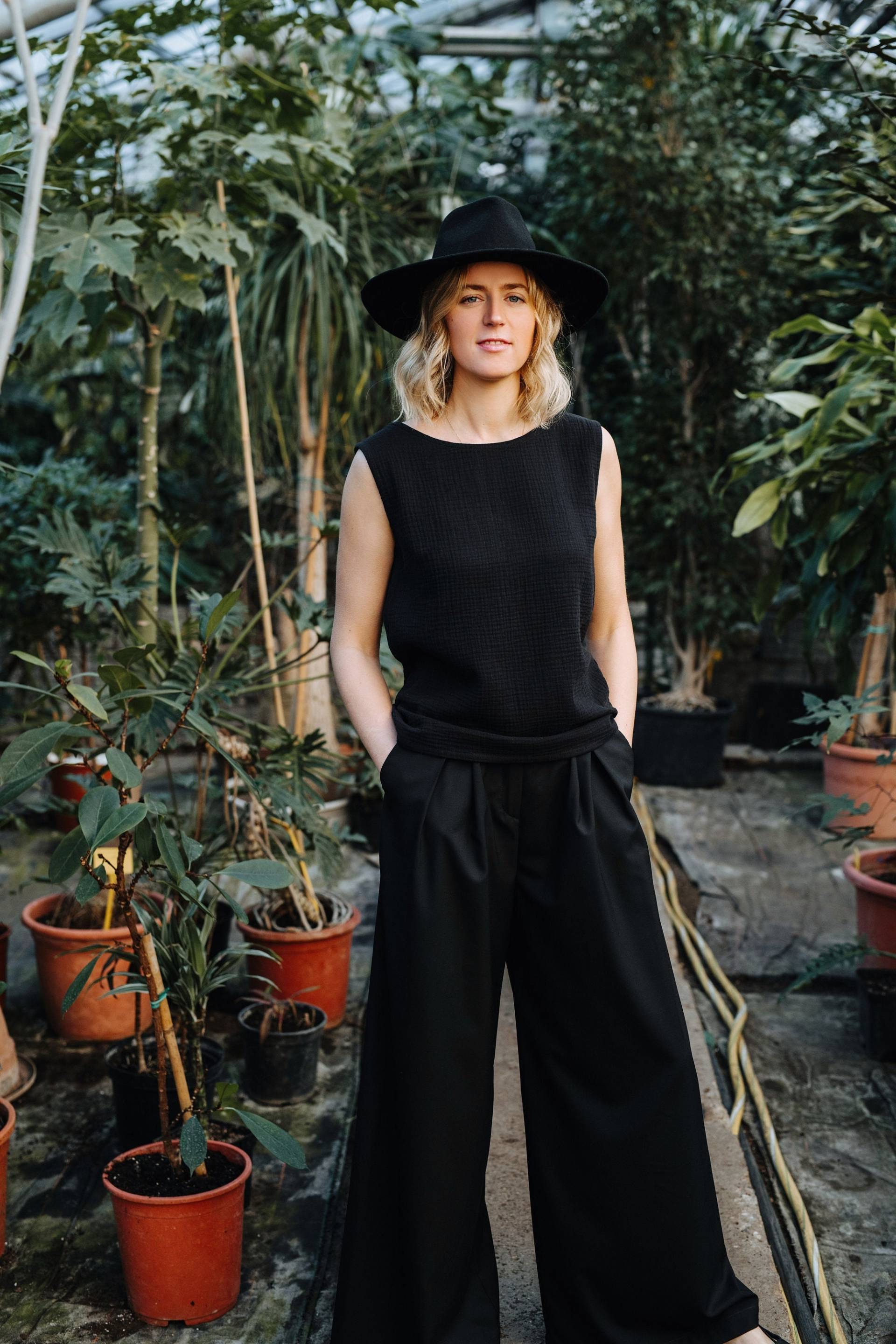 Astra Top, Double Gauze Frauen Schwarzes Musselin Sommer Baumwolle Bluse, Bio Baumwoll Shirt von mantaikotai