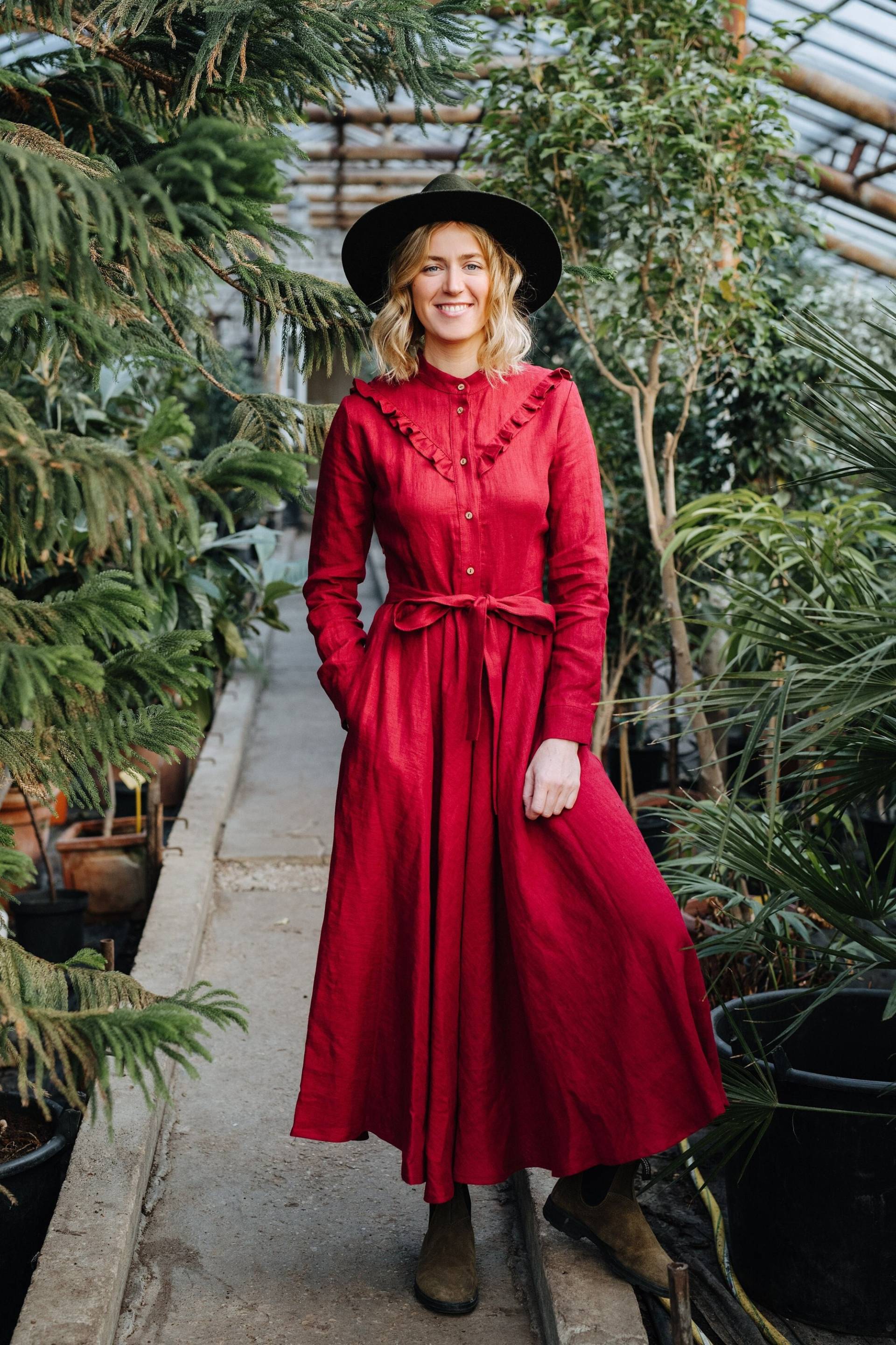 Daisy Kleid - Weinrotes Leinenkleid Langes Boho Breiter Rock Langarm Damenkleid von mantaikotai