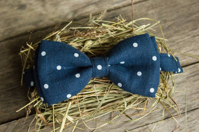 Leinen Fliege - Marine Hochzeit-Fliege Polka Punktierte Rustikale Bow Tie Für Männer Jungen Partei von mantaikotai