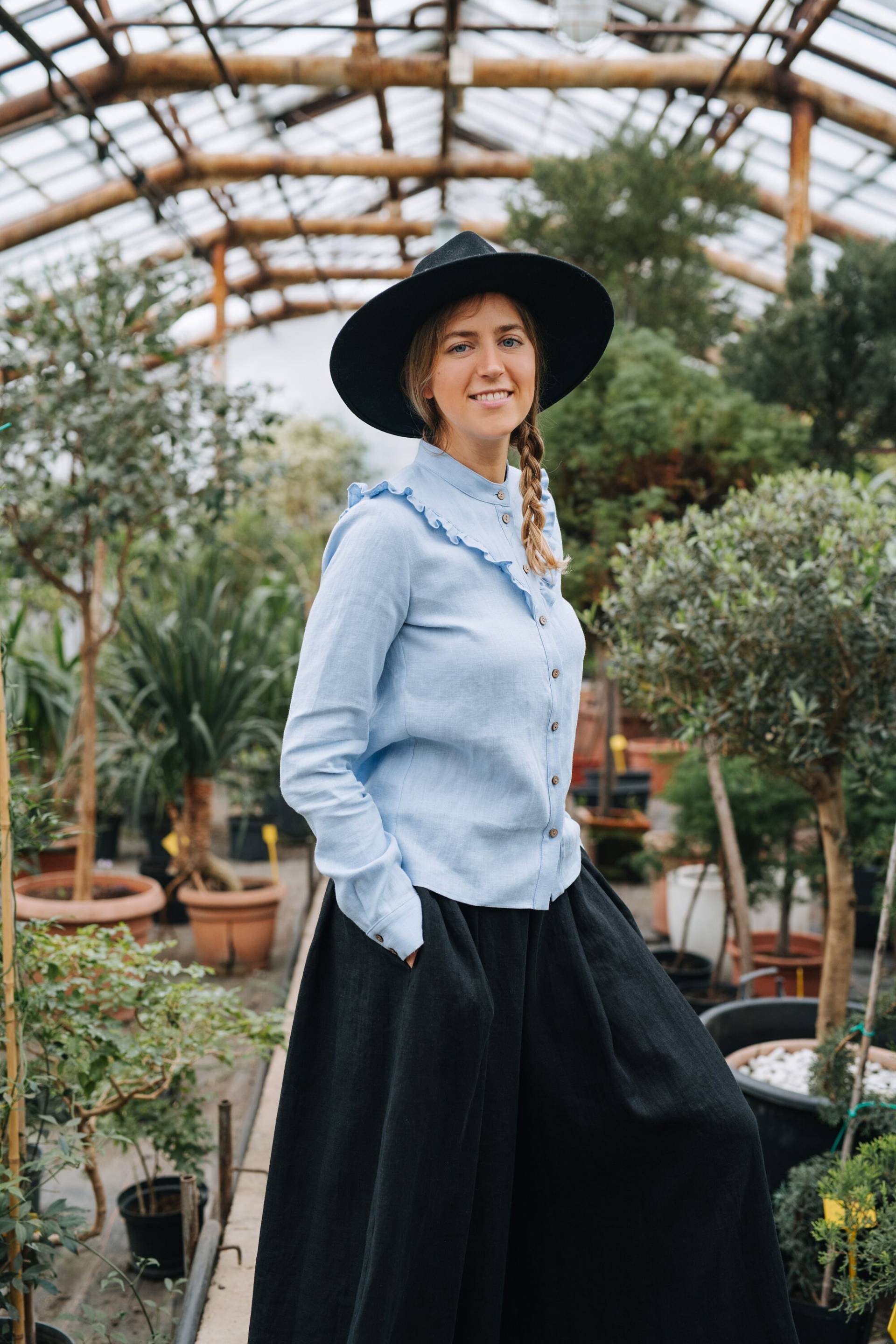 Lilie Shirt, Boho Leinen Frauen Shirt Mit Rüschen, Classic Top, Bluse, Blau von mantaikotai