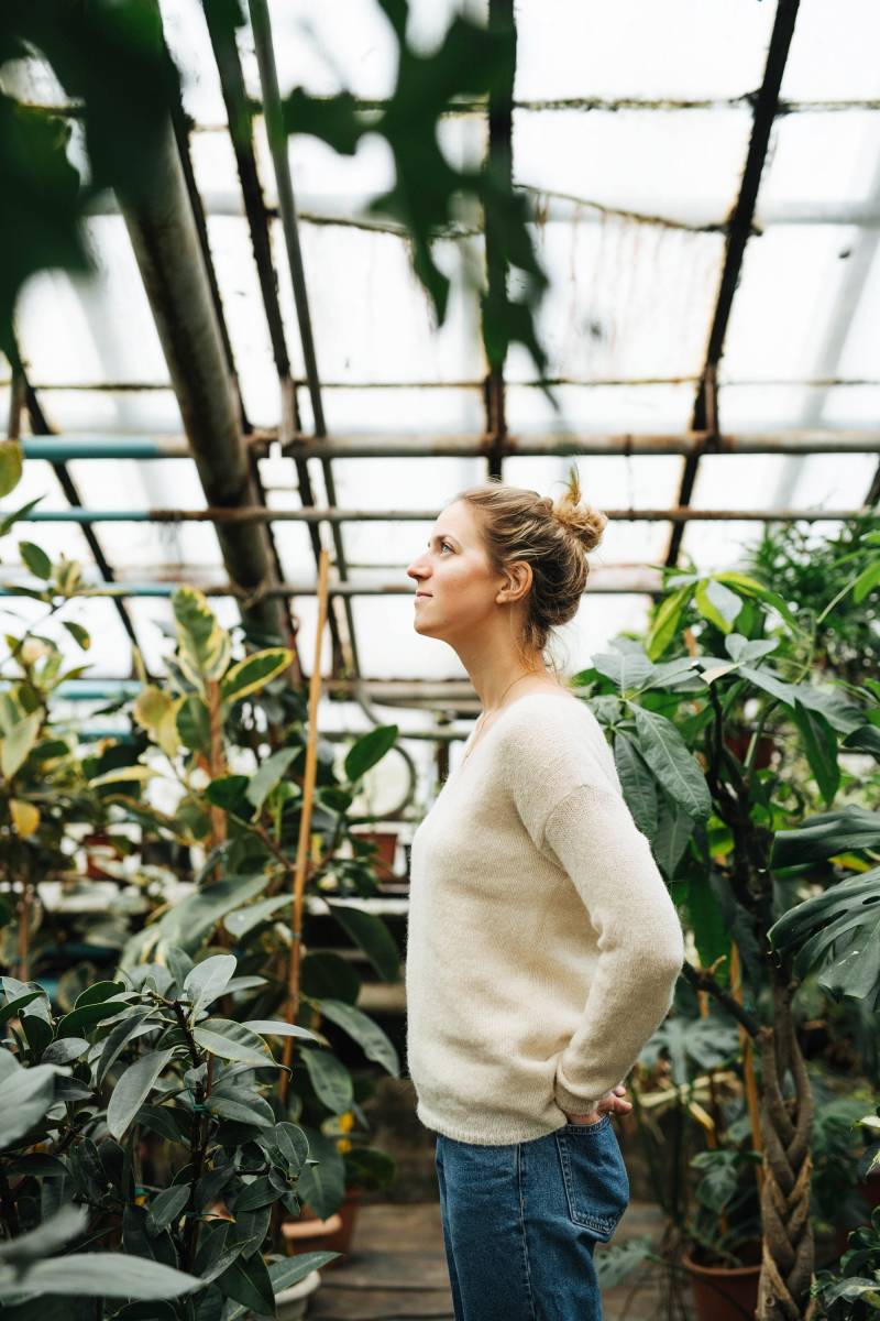 Madeira Pullover - Alpaka Wollpullover Handgestrickter Beige Seidenpullover V-Ausschnitt Winterpullover von mantaikotai