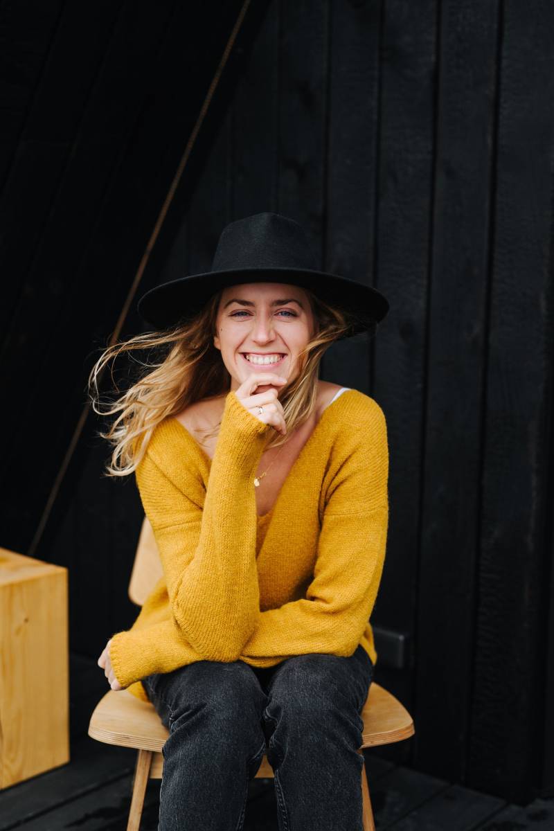 Madeira Pullover - V-Ausschnitt Alpaka Wollpullover Handgestrickter Weicher Winterpullover Frauen von mantaikotai