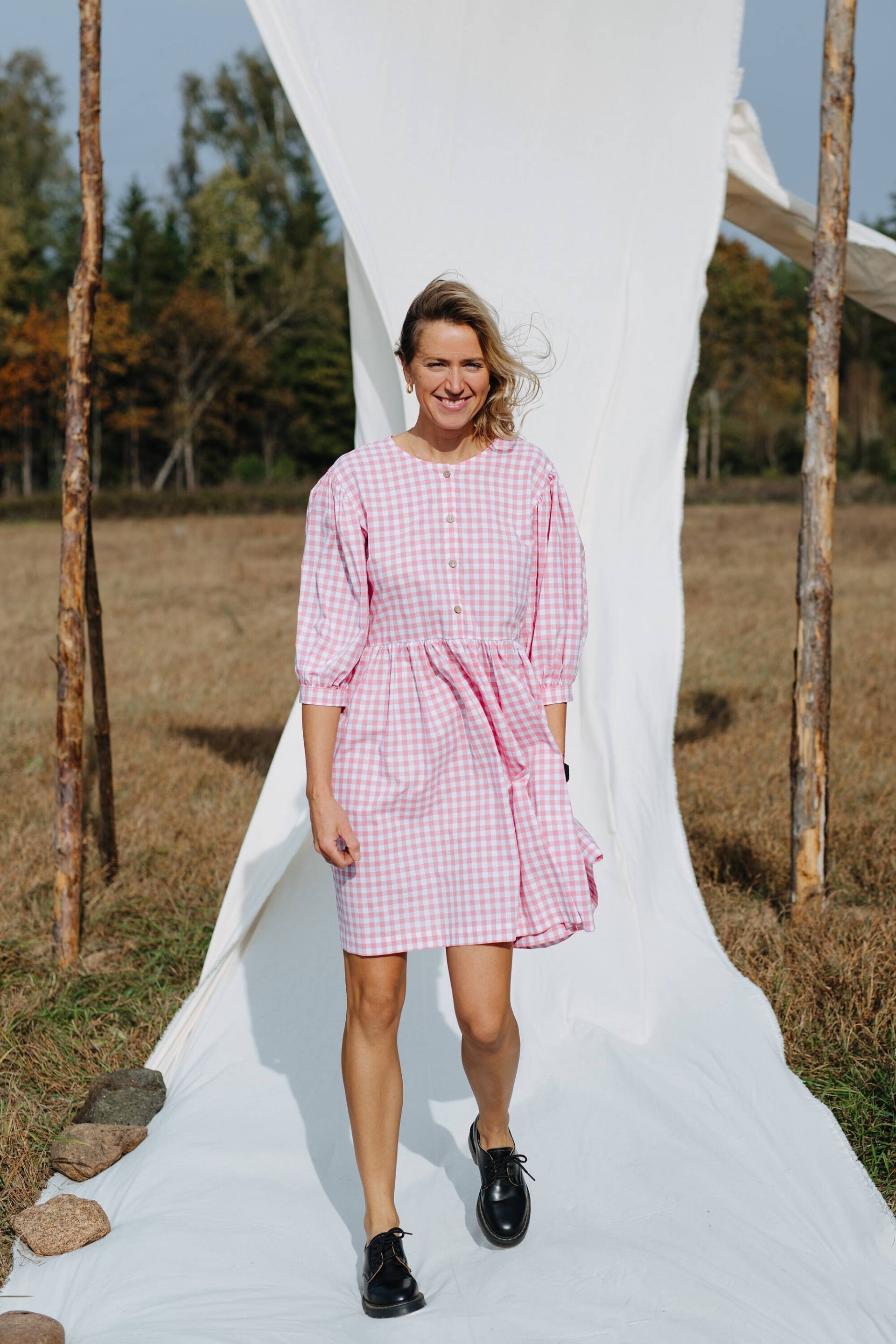 Mela Kleid, Oversized Baumwollkleid, Loose Fit Frauen Sommer Weites Rosa Baumwolltunika von mantaikotai