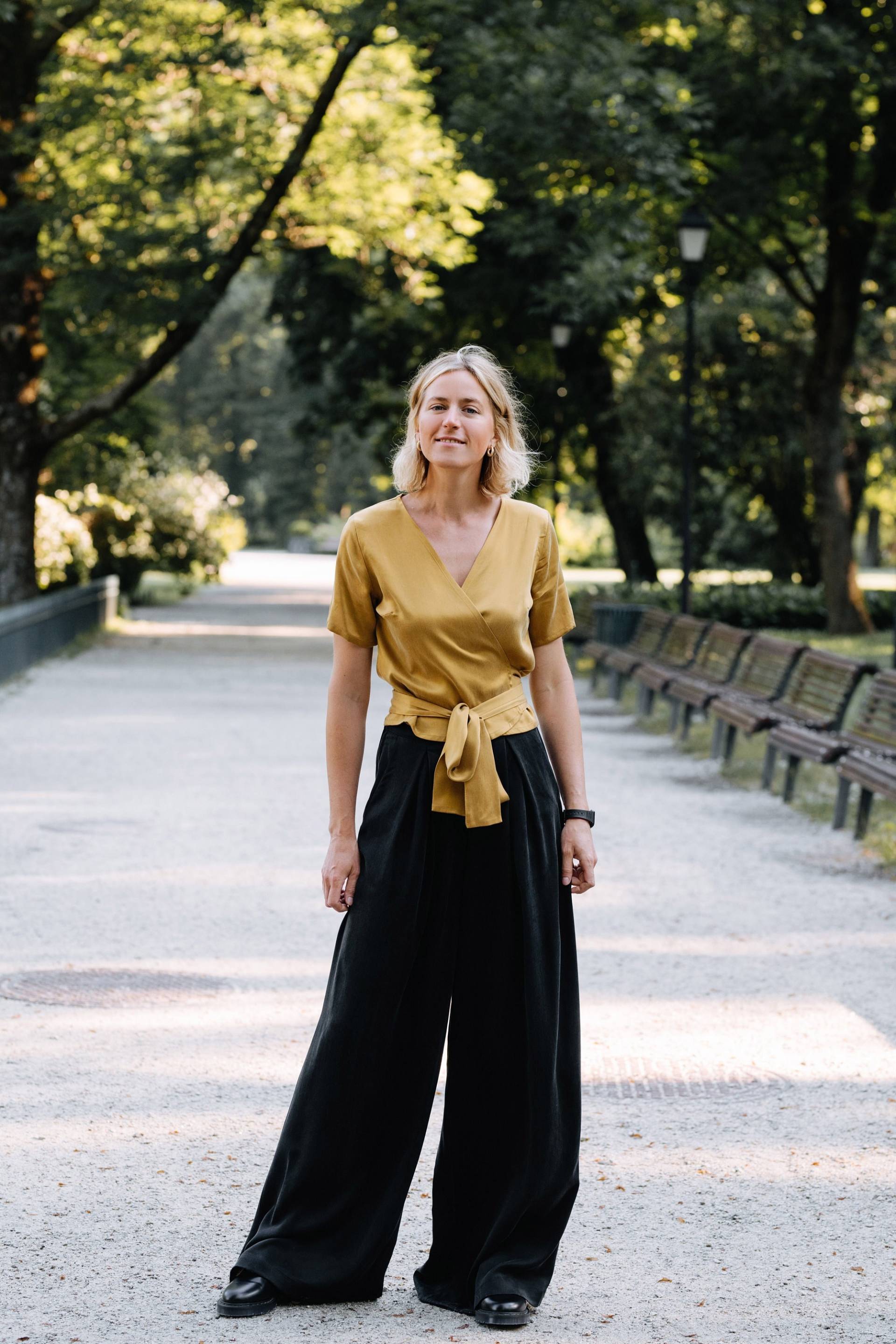 Merkys Top, Wrap Cupro Gelbes Kurzes Frauen Wickeltop, Hochzeit Outfit, Sommer Urlaub Bluse von mantaikotai