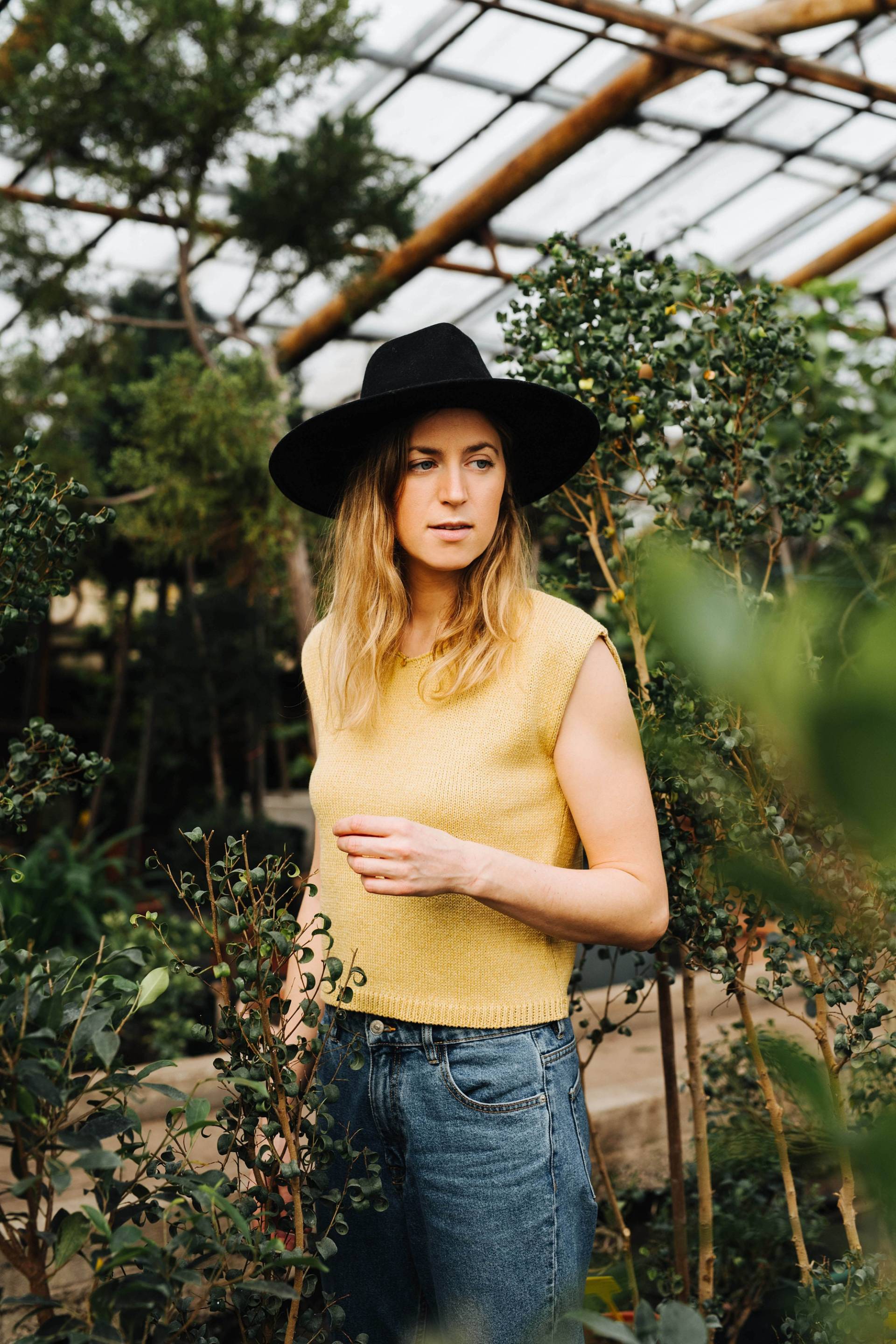 Mumbai Top, Gestricktes Leinen Crop Gestrickte Bluse, Kurzes Frauen Sommer Gelbes Top von mantaikotai