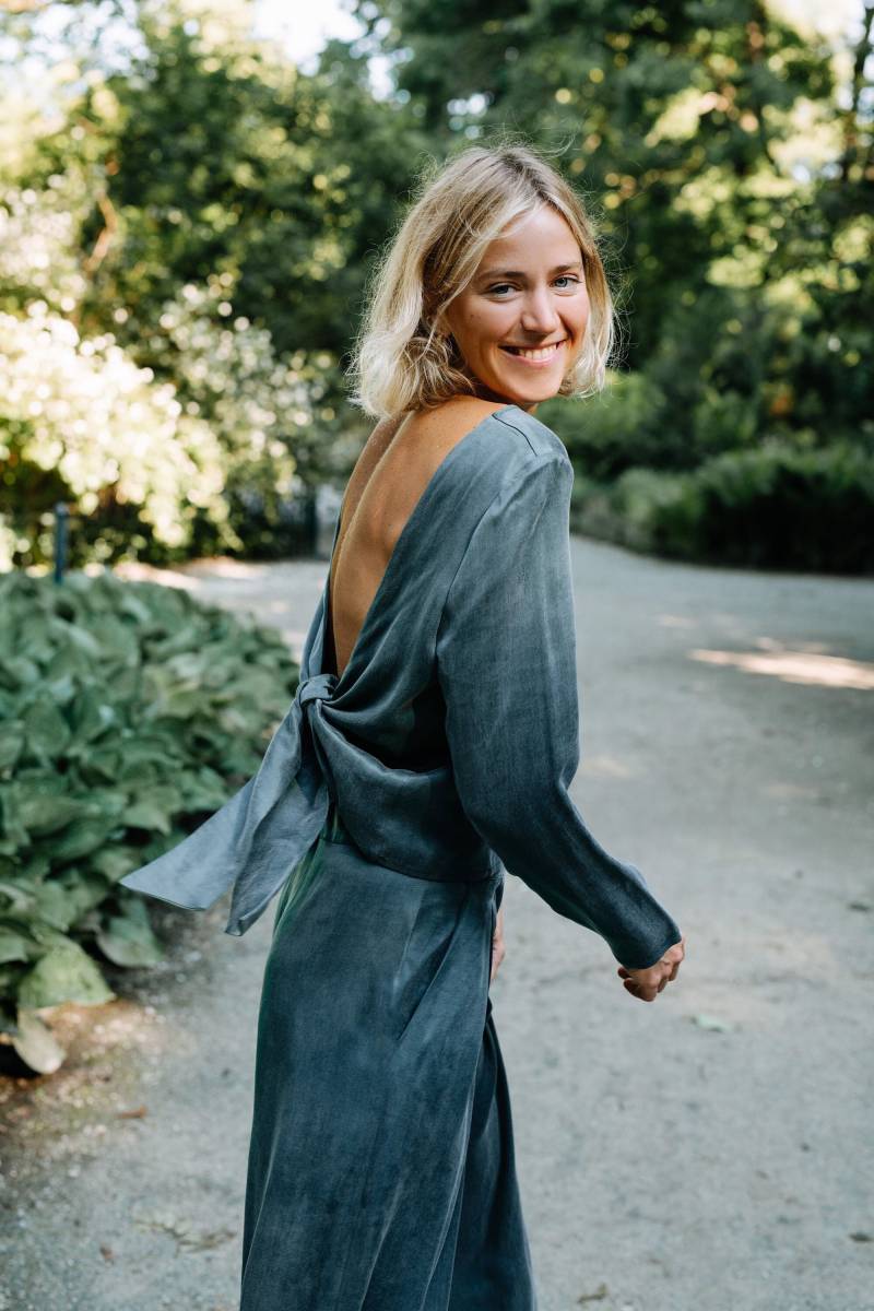 Peony Top, Rückenfreies Cupro Wrap Frauen Petrol Bluse, Langarm Hochzeit Outfit, Sommer Top von mantaikotai