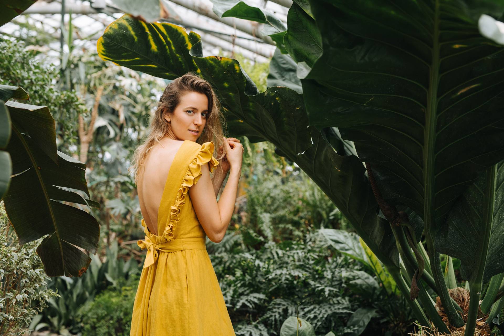 Sonnenkleid, Leinenkleid, Boho Brautjungfern Gelbes Abendkleid, Rückenfreies Frauenkleid von mantaikotai
