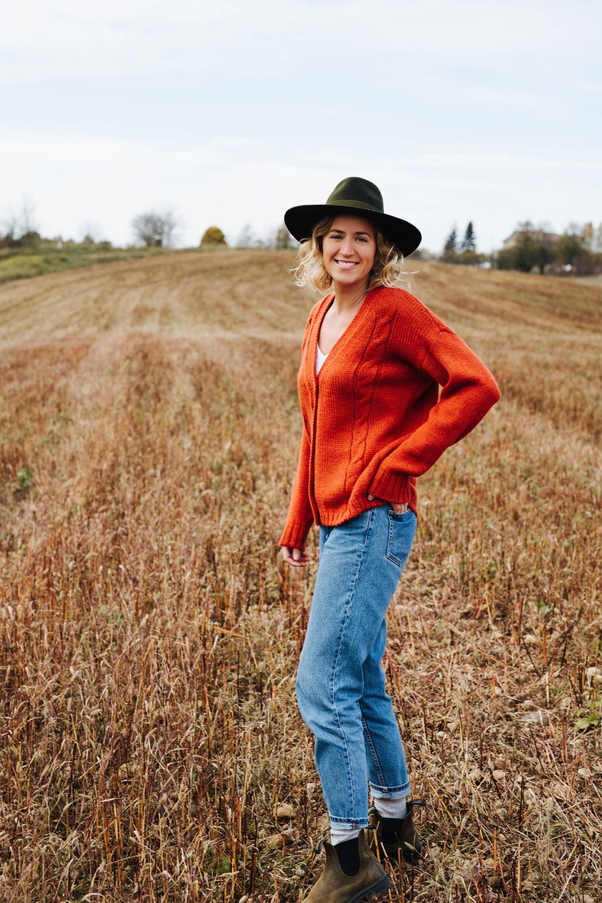 Viola Cardigan - Damen Strickjacke Wolljacke Unisex Oranger Wollpullover Mit Knöpfen City Wool von mantaikotai