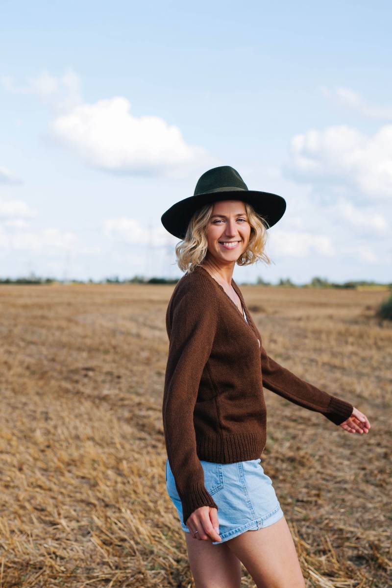 Violette Strickjacke - Braune Alpakawolle Alpakawolle Pullover Winter Cardigan V-Ausschnitt Frauen Handgestrickt von mantaikotai