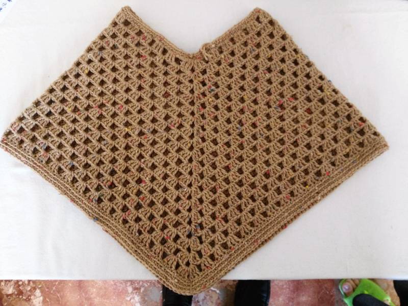 Erdnuss-Poncho Erdnuss-Poncho von manuelacrea