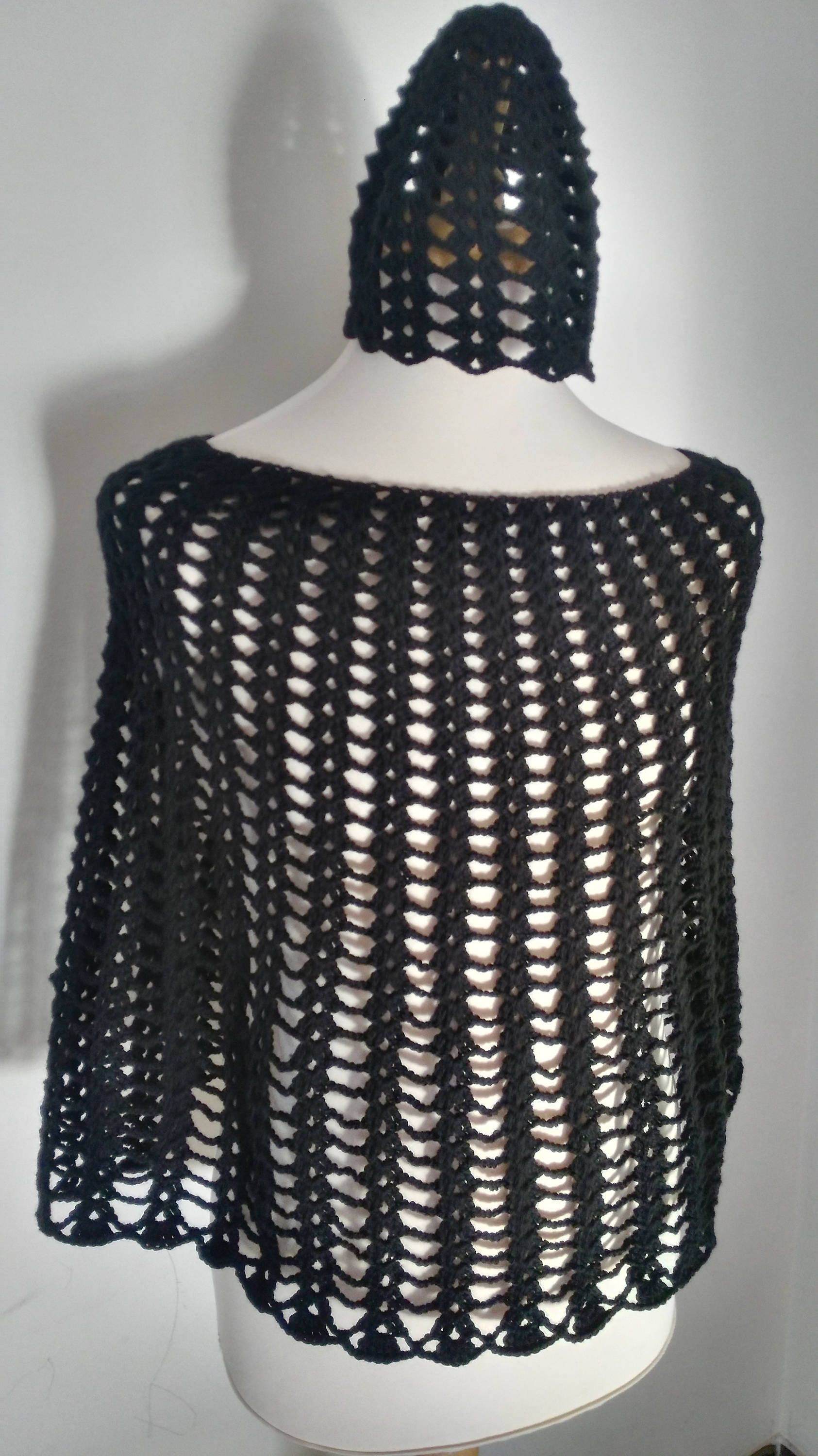 Poncho Häkelmode Poncho Häkelmode von manuelacrea