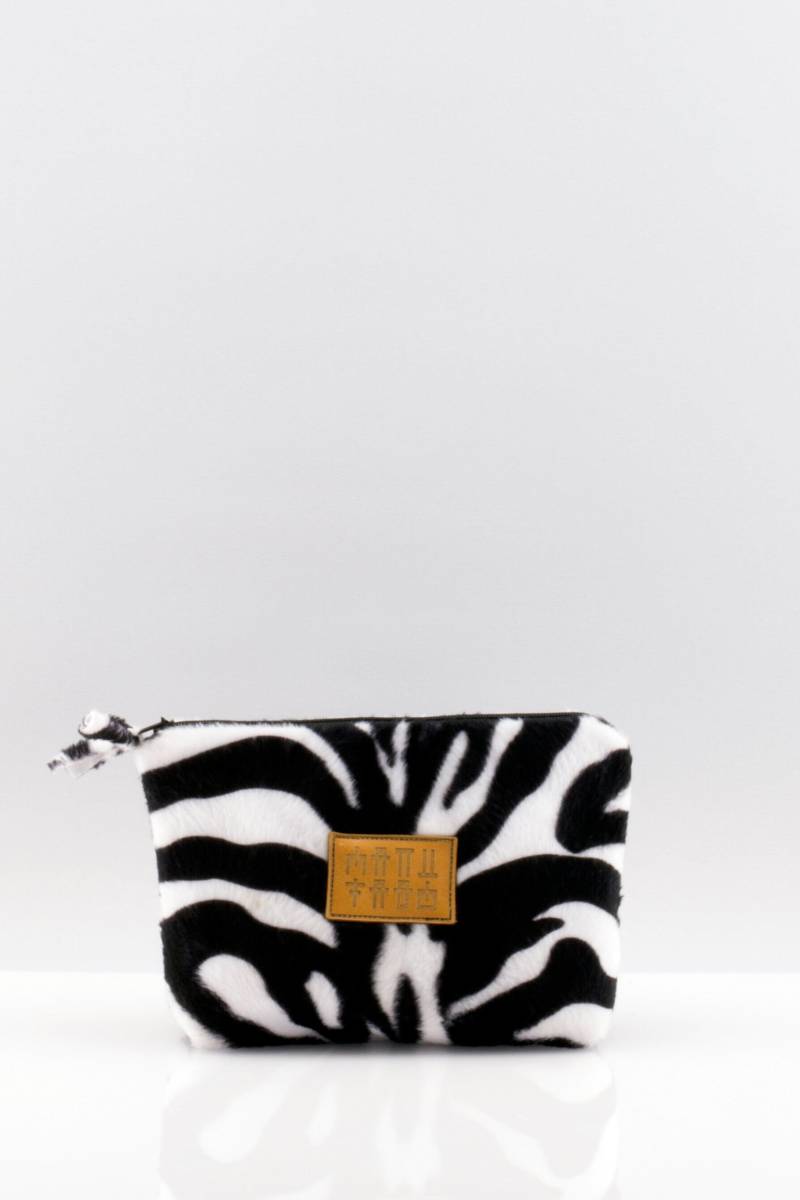 Zebra Look Kosmetiktasche in Schwarz Weiß // Handmade Germany Zebra Look Kosmetiktasche in Schwarz Weiß // Handmade Germany von manufabo
