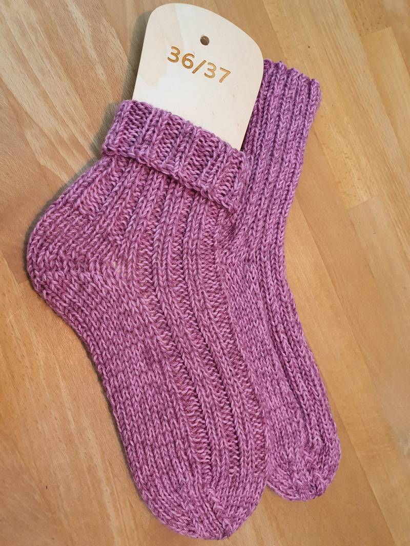 Sehr Dicke Socken Gr. 36/37, Handgestrickt Altrosa/Wollweiß Sehr Dicke Socken Gr. 36/37, Handgestrickt Altrosa/Wollweiß von manufaktursula
