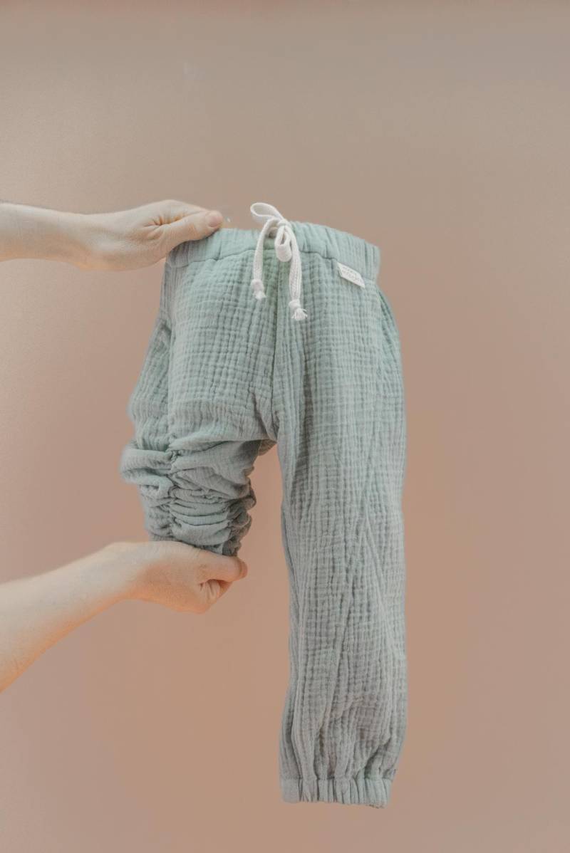 Mitwachsende Babyhose | 0-18 Monate Bio-Musselin Blau Nachhaltiges Geschenk Mitwachsende Babyhose | 0-18 Monate Bio-Musselin Blau Nachhaltiges Geschenk von manymooonsShop