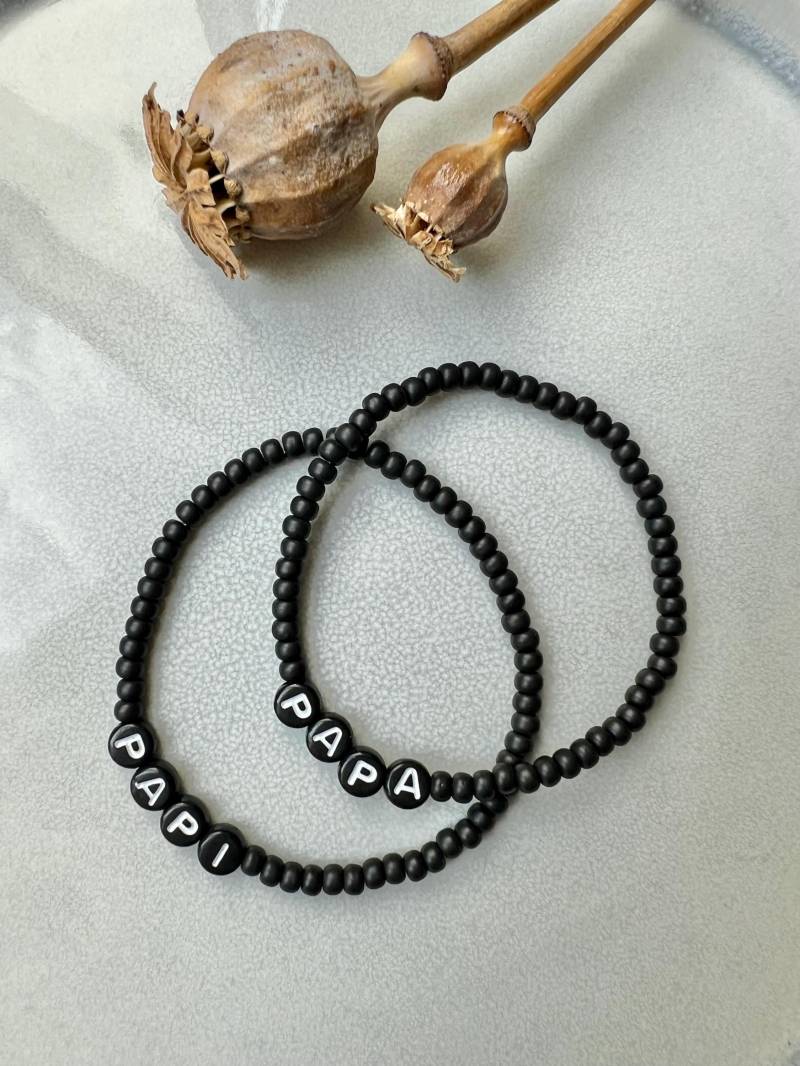 Perlenarmband Zum Vatertag Papa | Papi |Wunschtext Glasperlen Armband Schwarz |Geschenk Bester von marEASE