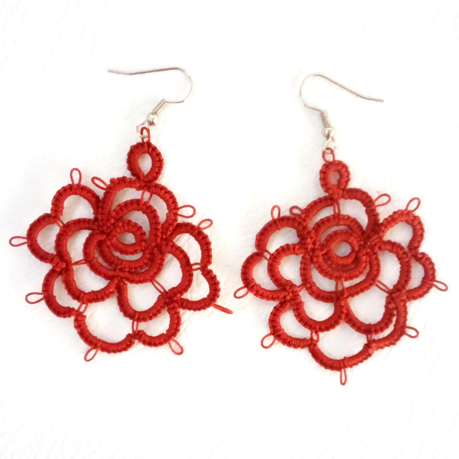 Rote Rosen Ohrringe Ohrhänger Occhi Gehäkelte Geschenkidee Frauen von maraeilis