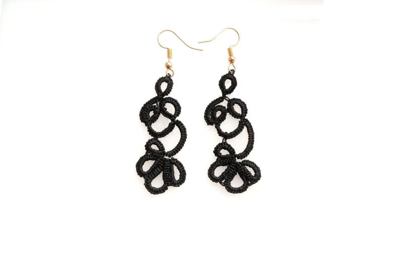 Schwarze Ohrringe Leichte Ohrhänger Occhi Handarbeit Geschenk-Idee Frauen Gehäkelte Hängeohrringe Schmuck von maraeilis