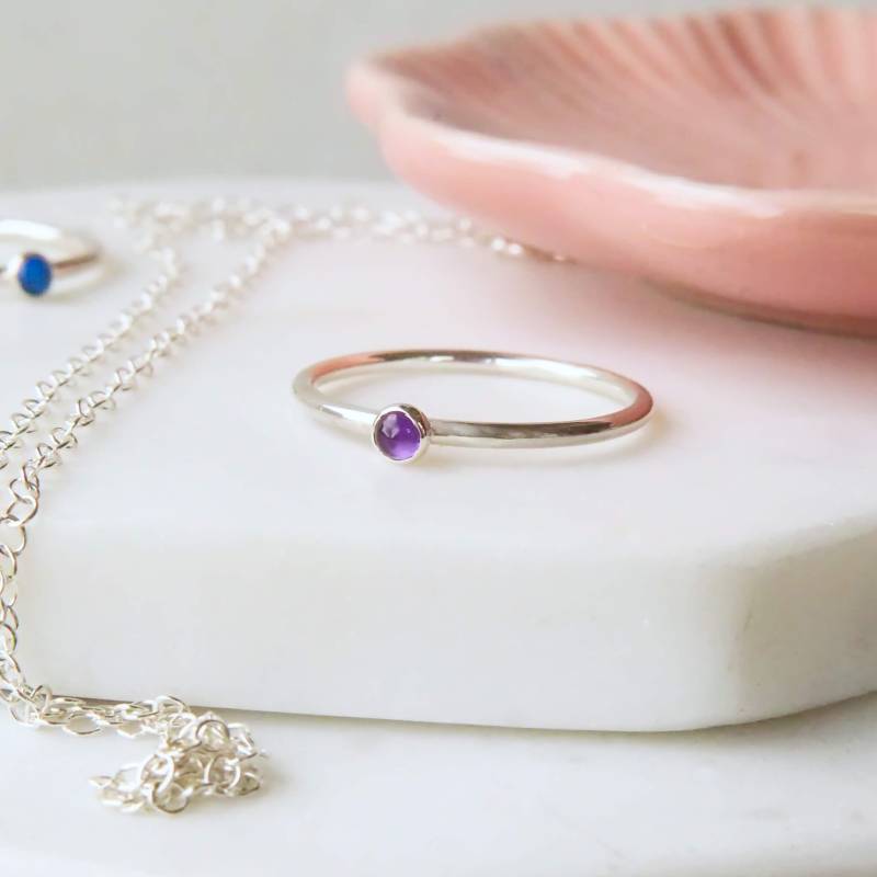 Amethyst Sterling Silber Stapelring - Februar Geburtsstein von maramjewellery