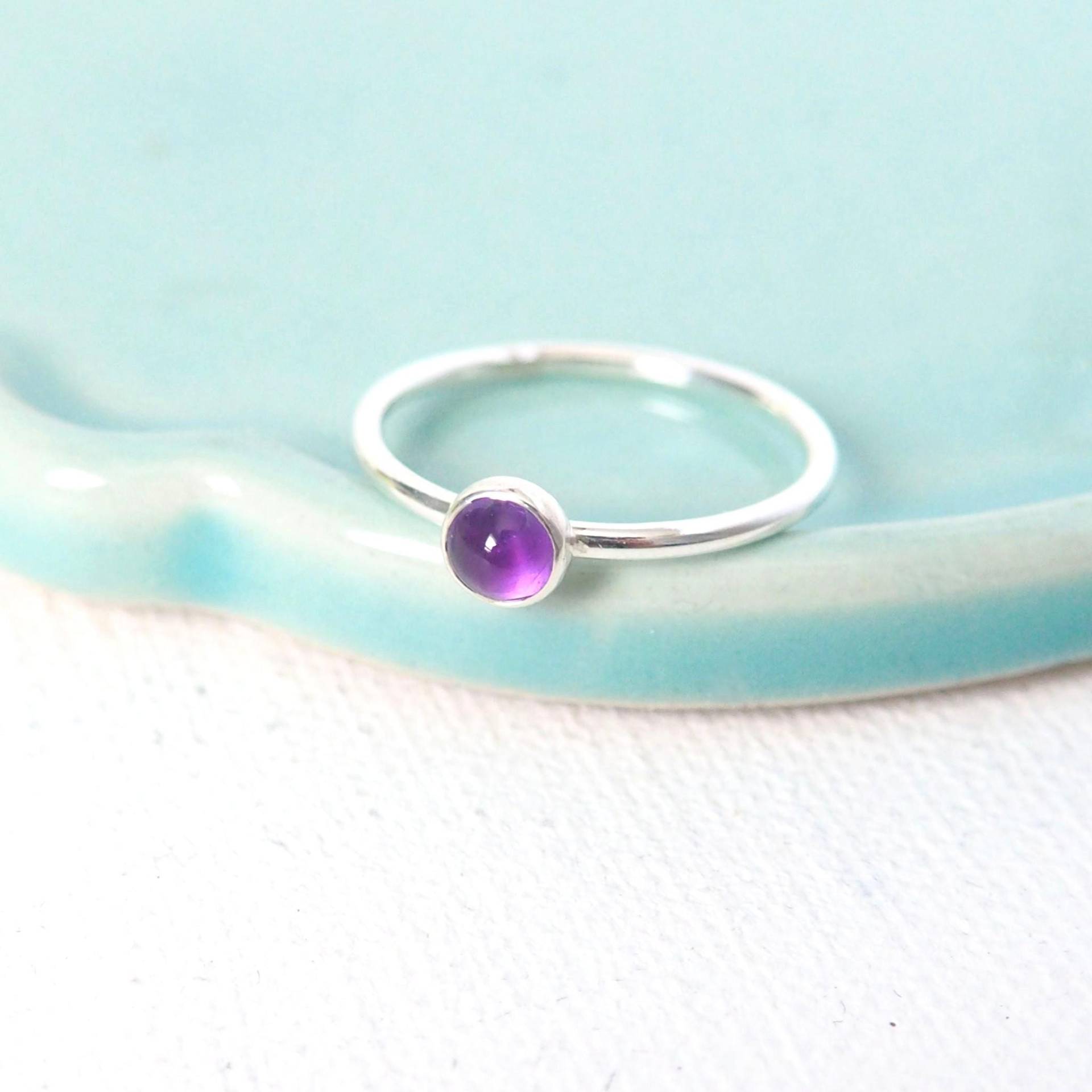 Amethyst Sterling Silber Stapelring Februar Geburtsstein von maramjewellery
