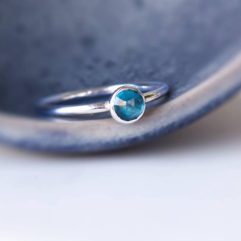 London Blue Topas Ring - Sterling Silber Mit Petrol Blau Türkis Edelstein November Birthstone Schmuck Geschenk Für Sie von maramjewellery