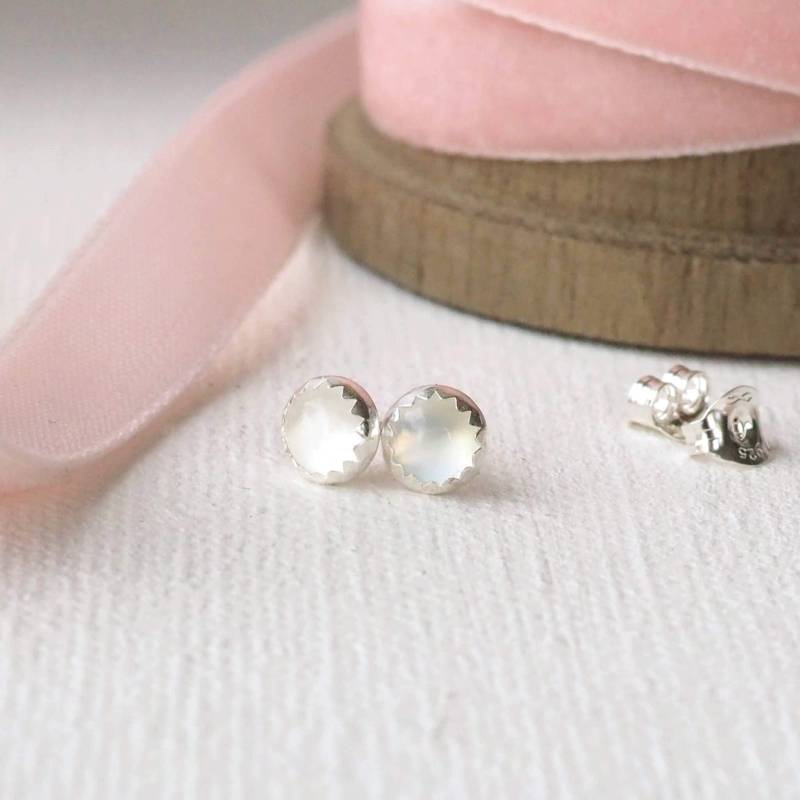 Mondstein Edelstein Ohrstecker - Juni Birthstone Geschenk Schmuck von maramjewellery