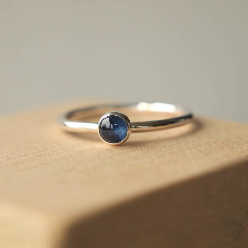 Saphir Birthstone Ring - Stapelringe Sterling Silber Echter September Schmuck 4 Mm Natürlicher von maramjewellery