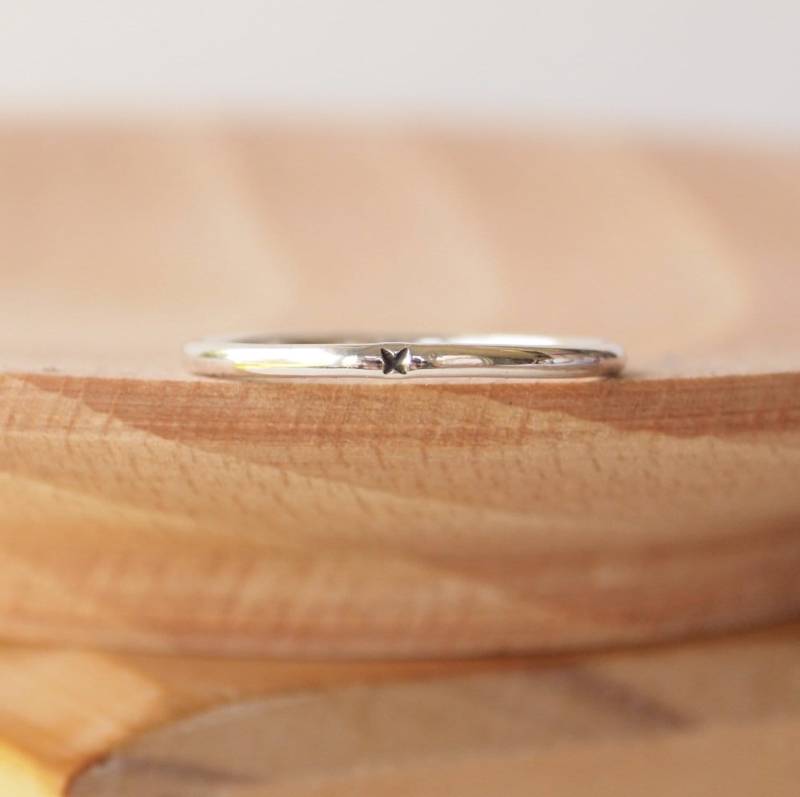 Silber Versprechen Ring, Stapeln Engagement Verlobungsring, Sterling Kuss Ring von maramjewellery