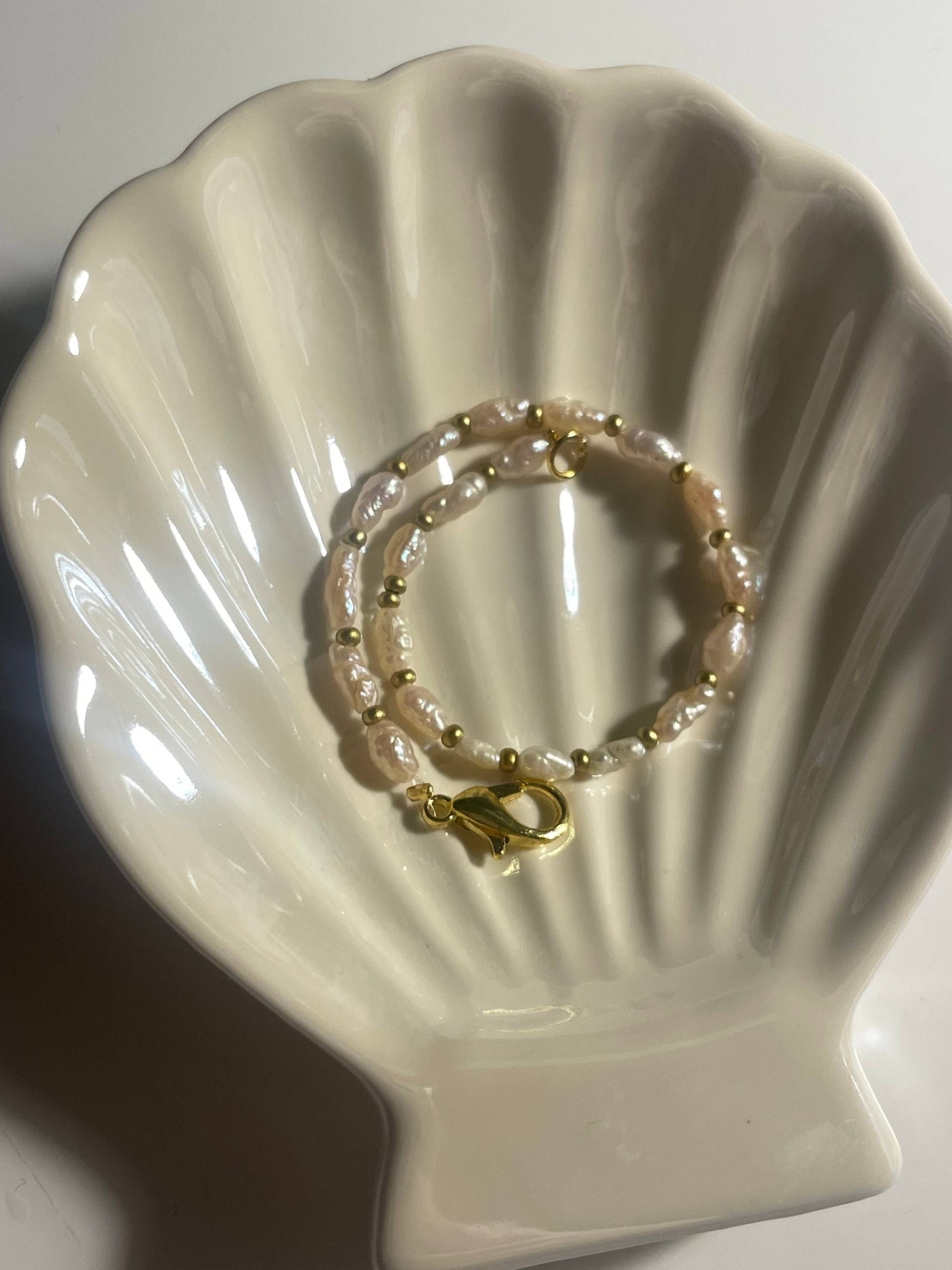 May // Süßwasser Perlen Armband von marasaesthetic