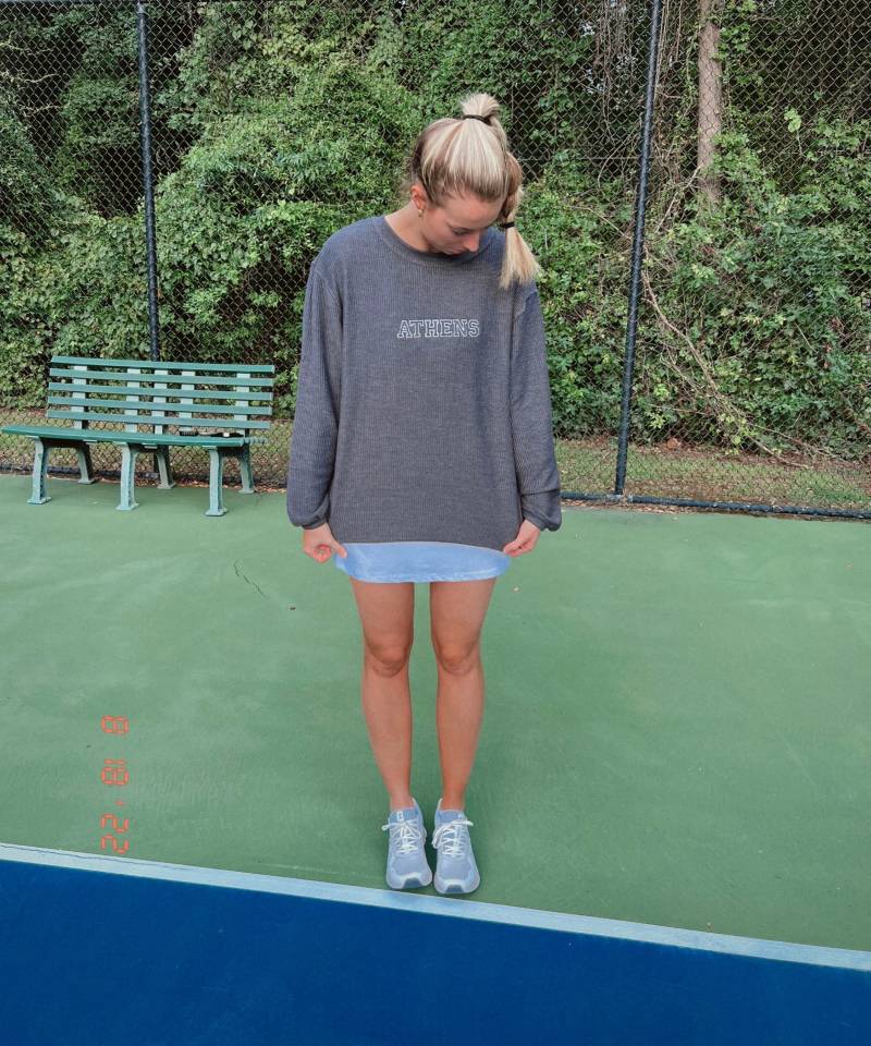 Personalisiertes Besticktes Sweatshirt Mit Schnürung Benutzerdefinierter Stadt-Pullover Personalisiertes Besticktes Sweatshirt Mit Schnürung Benutzerdefinierter Stadt-Pullover von margaretandloom