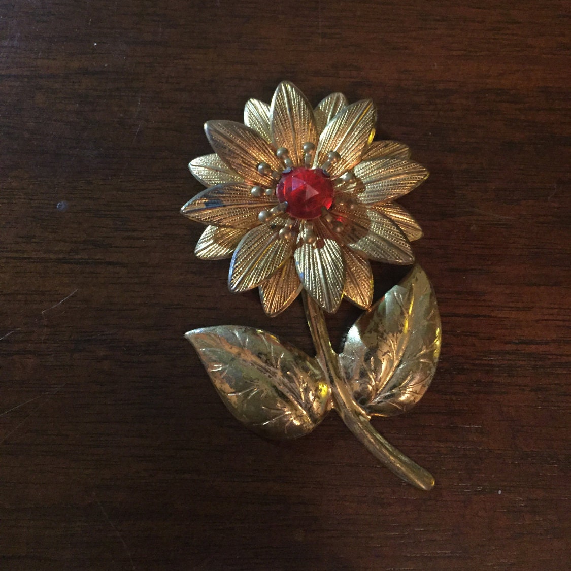 Vintage Metall Blumen Daisy Brosche von margueriteslove