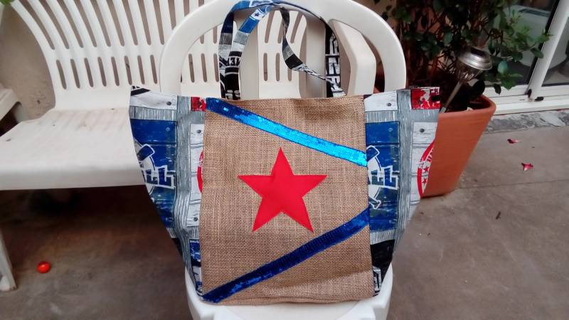 Beuteltasche Sackleinen Und Bedruckter Stoff Beuteltasche Sackleinen Und Bedruckter Stoff von marie1creation