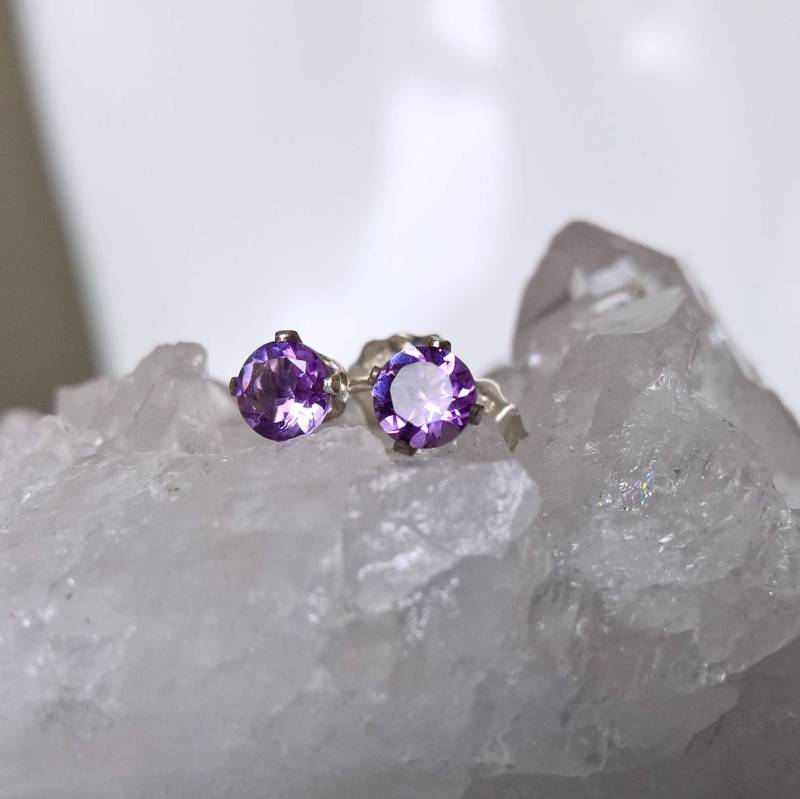 Amethyst Sterling Silber Ohrstecker Februar Geburtsstein Amethyst Sterling Silber Ohrstecker Februar Geburtsstein von marienicolebijoux