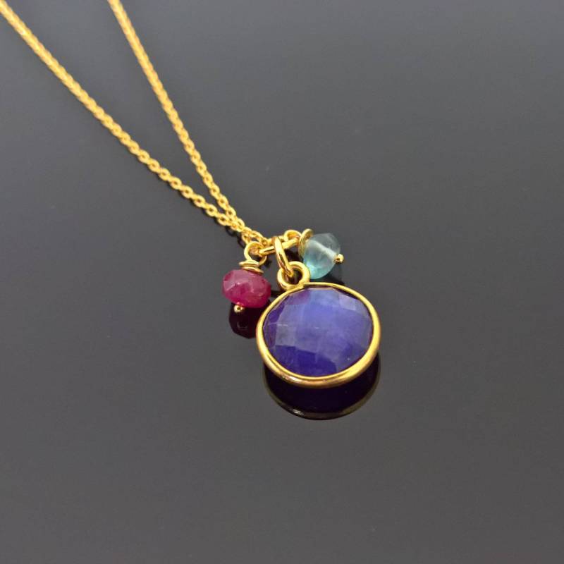 Zarte Blaue Saphir Kette Mit Gold Vermeil September Geburtsstein Anhänger Zarte Blaue Saphir Kette Mit Gold Vermeil September Geburtsstein Anhänger von marienicolebijoux