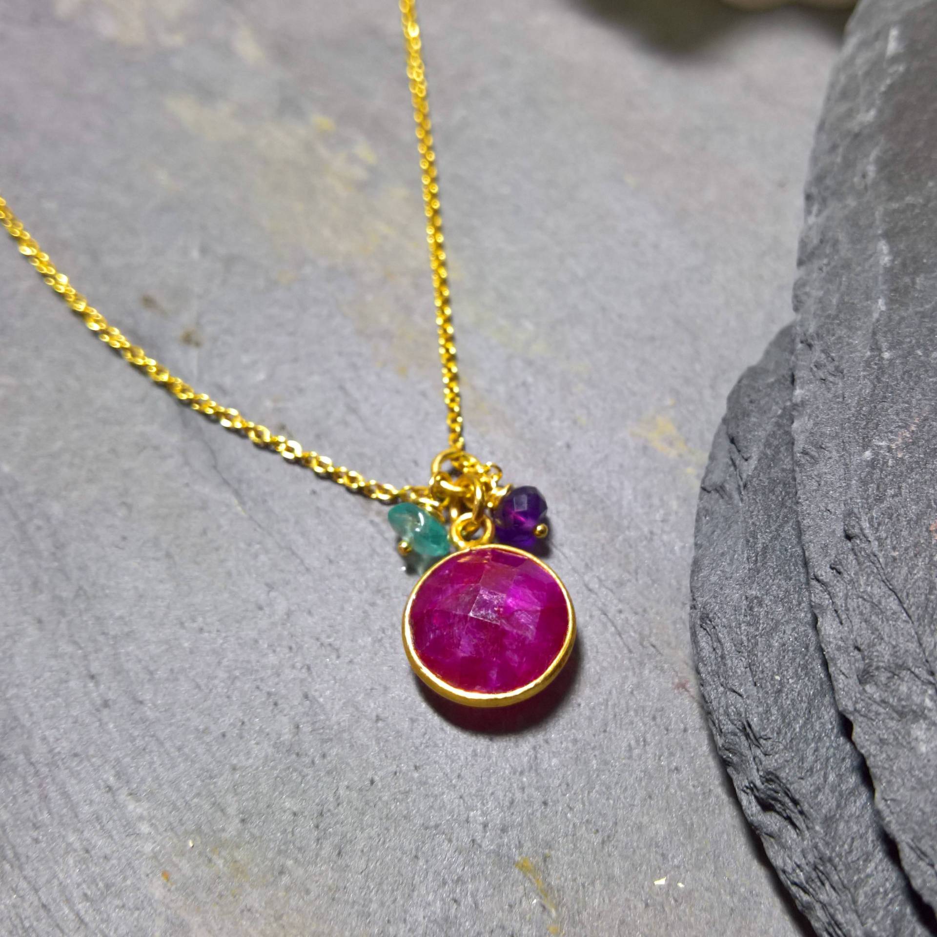 Kreis Rubin Anhänger Gold Vermeil Juli Geburtsstein Kreis Rubin Anhänger Gold Vermeil Juli Geburtsstein von marienicolebijoux