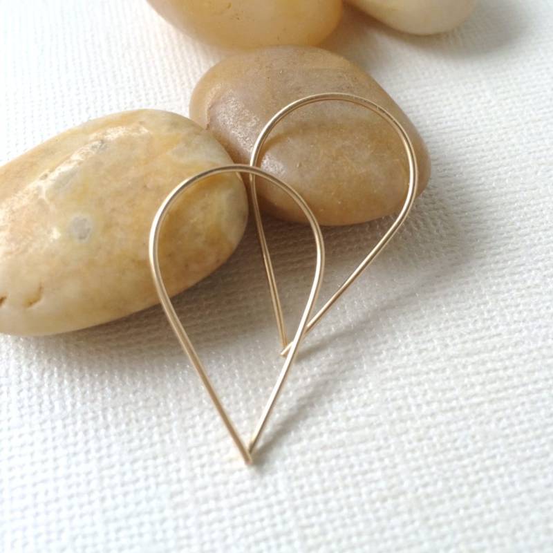 Einfache Gold Creolen ~ Minimale Moderne Handgeschmiedete Teardrop Ohrringe Einfache Gold Creolen ~ Minimale Moderne Handgeschmiedete Teardrop Ohrringe von marigoldmary