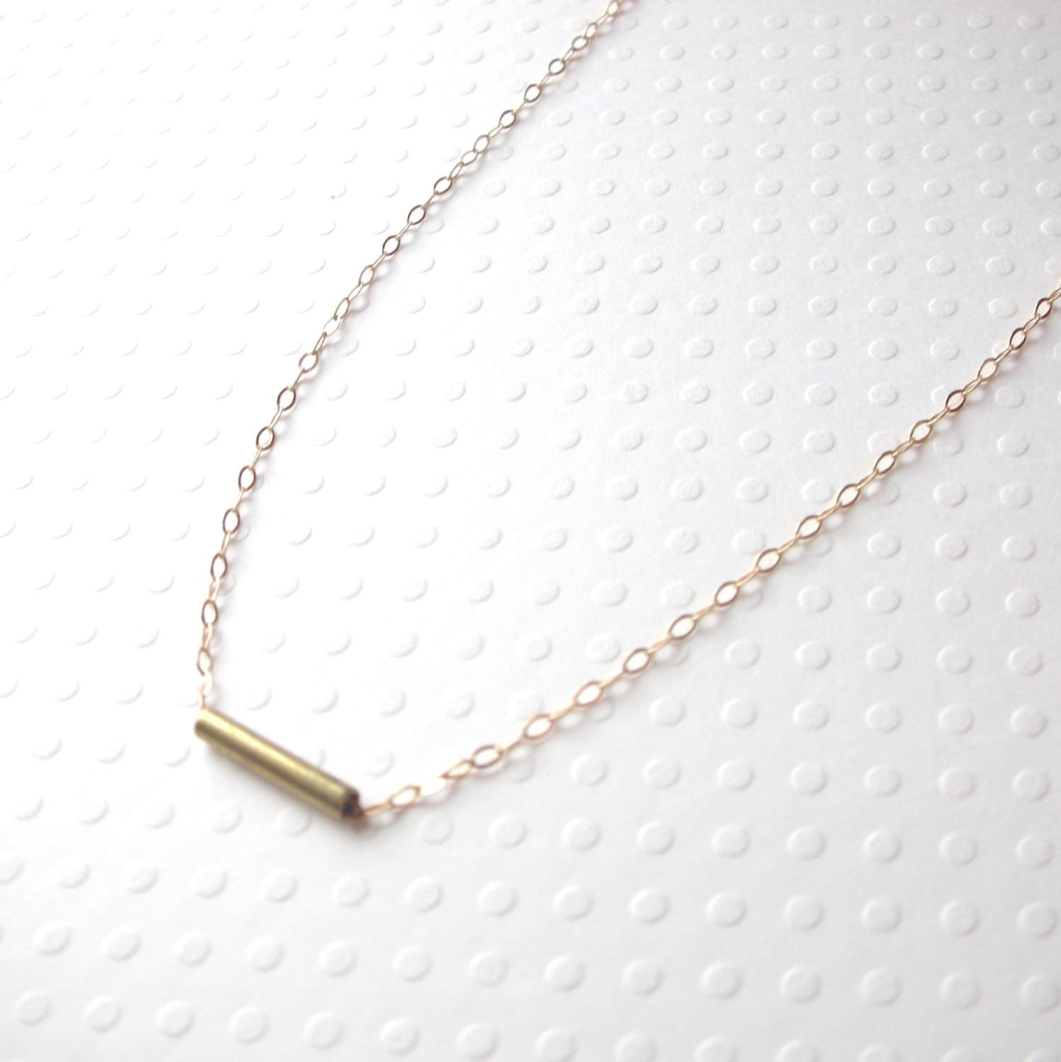 Winzige Goldene Tube Halskette ~ Schlichte Vintage Messing Anhänger Moderne Minimal von marigoldmary
